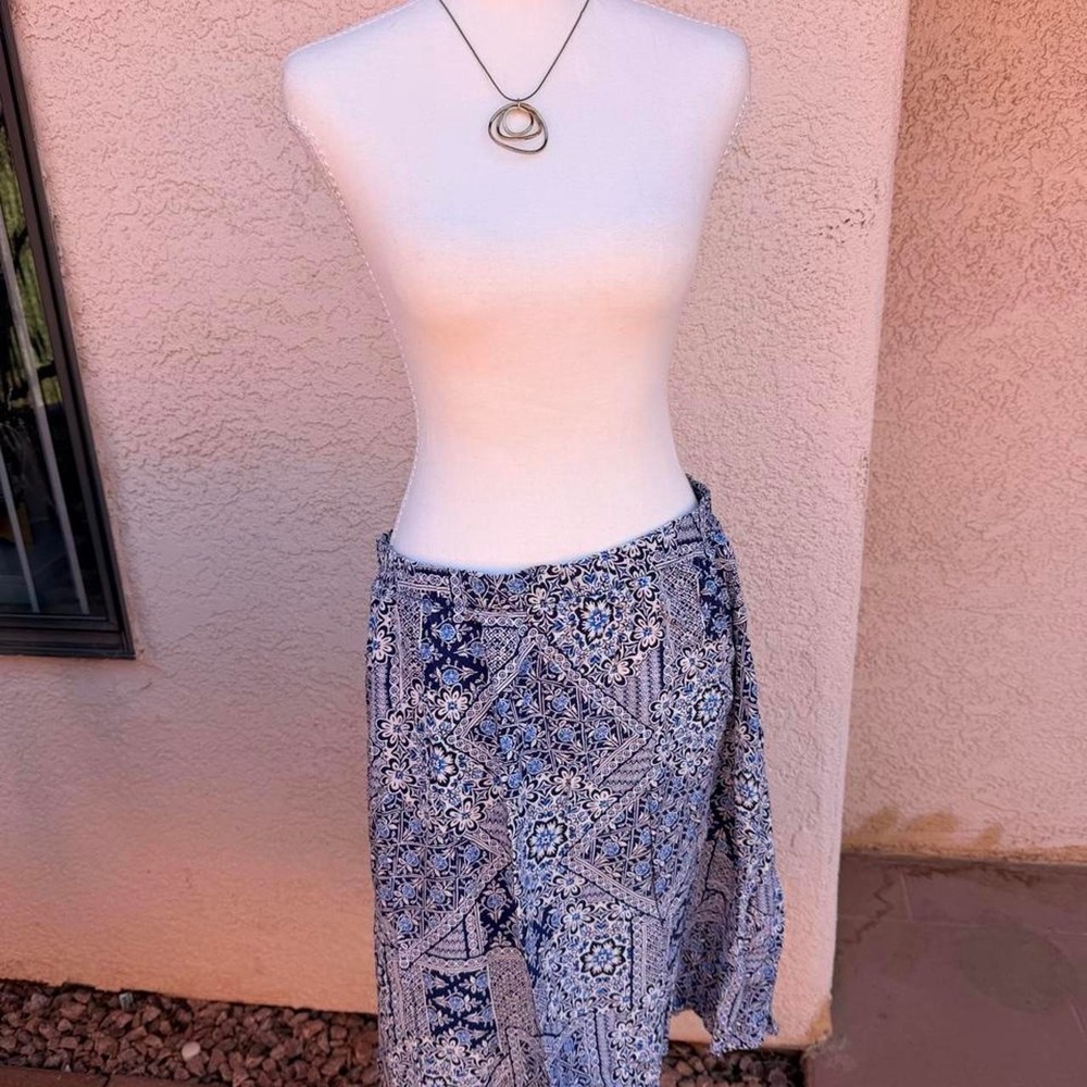 CJ Banks blue floral midi skirt with elastic waist - Picture 2 of 7